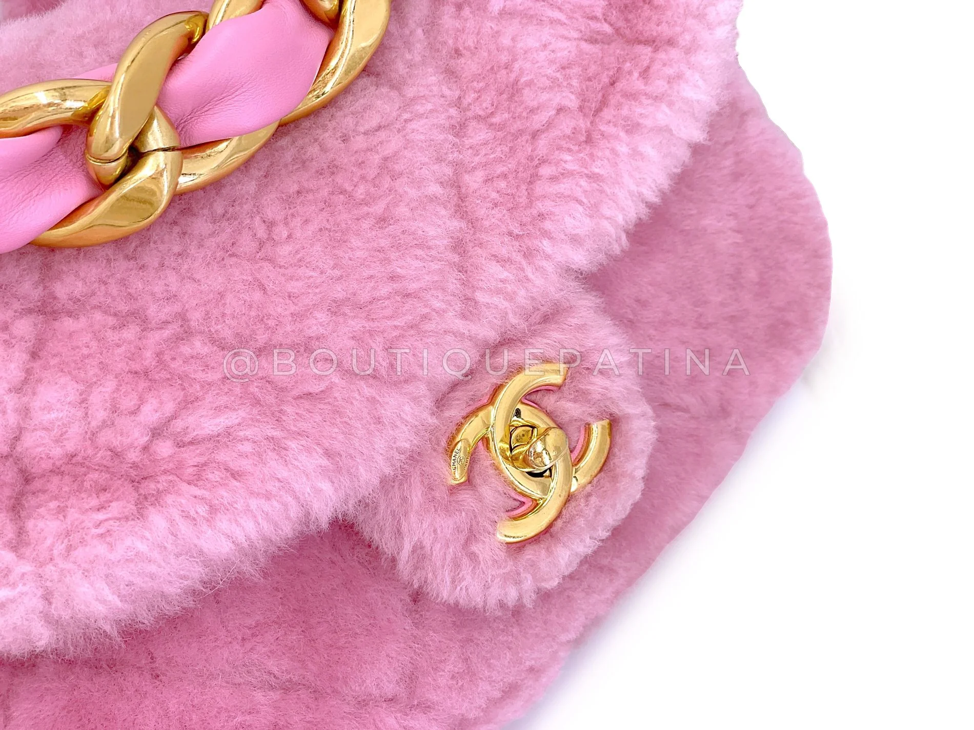 Chanel 2022 Pink Shearling Flap Crossbody Bag GHW 3U4 - Image 8