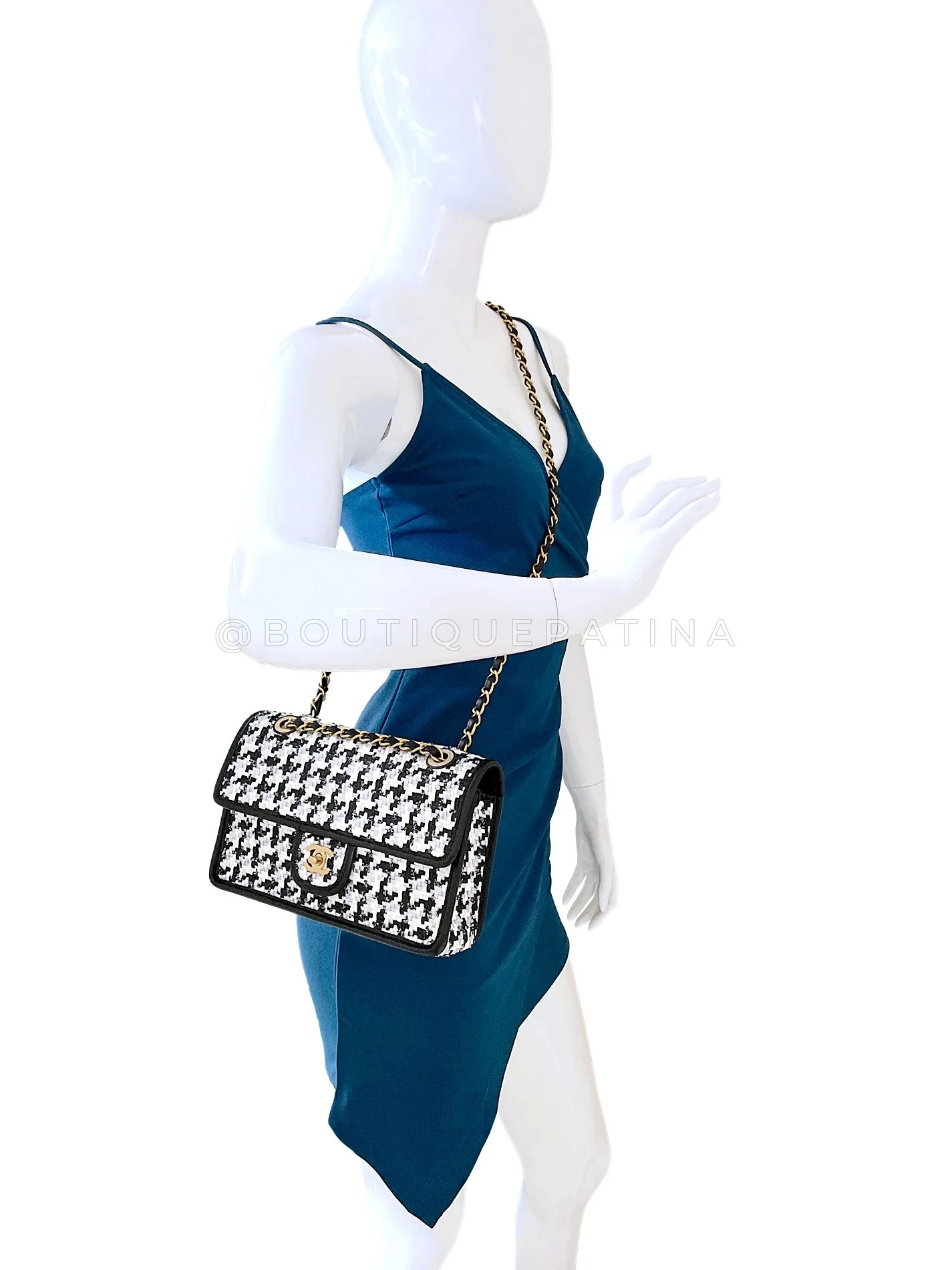 Chanel 23C Woven Houndstooth Black White Flap Bag GHW BD9 - Image 14
