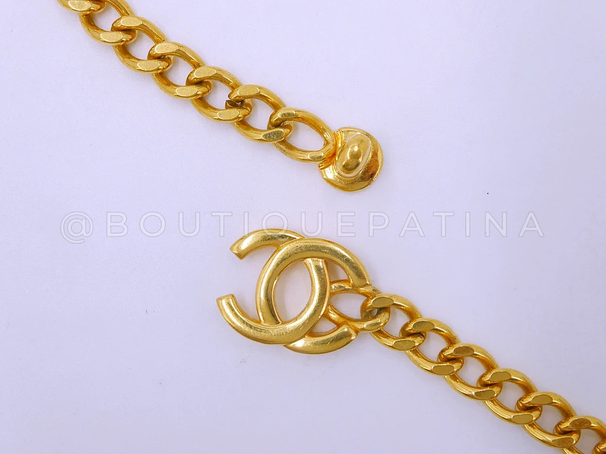 Chanel 97P Vintage Encircled CC Turnlock Necklace 24k GHW 4MK - Image 3