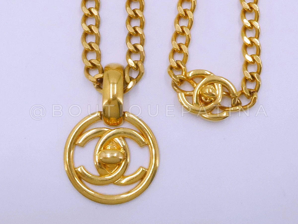 Chanel 97P Vintage Encircled CC Turnlock Necklace 24k GHW 4MK - Image 5