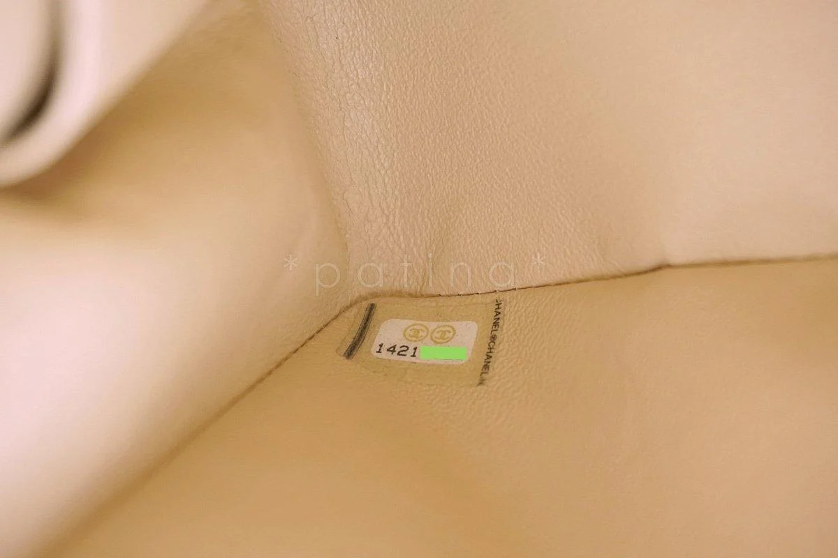 Chanel Beige Clair Caviar Medium Classic 2.55 Double Flap Bag GHW - Image 12