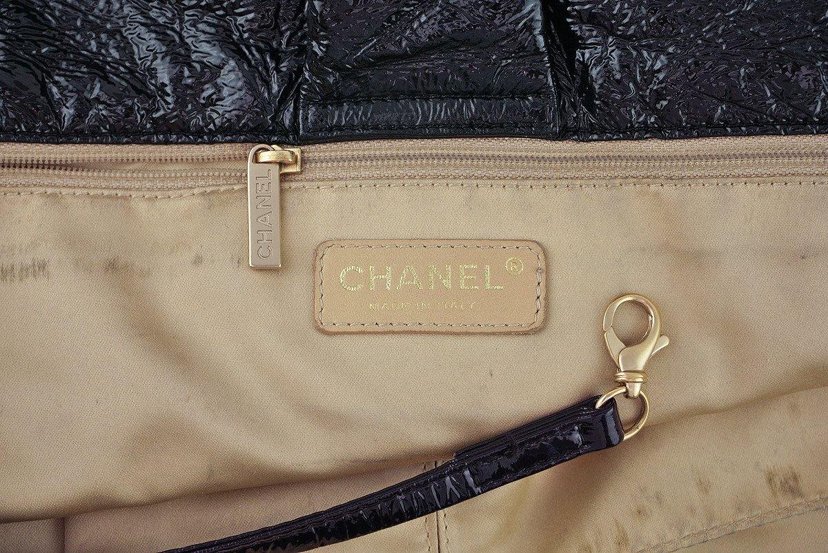 Chanel Black 18in. XXL Patent Rock & Chain Flap Bag - Image 10