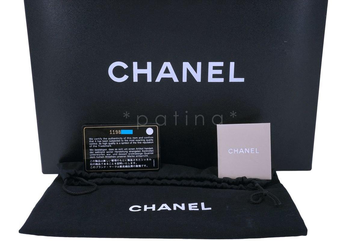 Chanel Black Caviar Medium Classic Double Flap Bag 24k GHW - Image 13