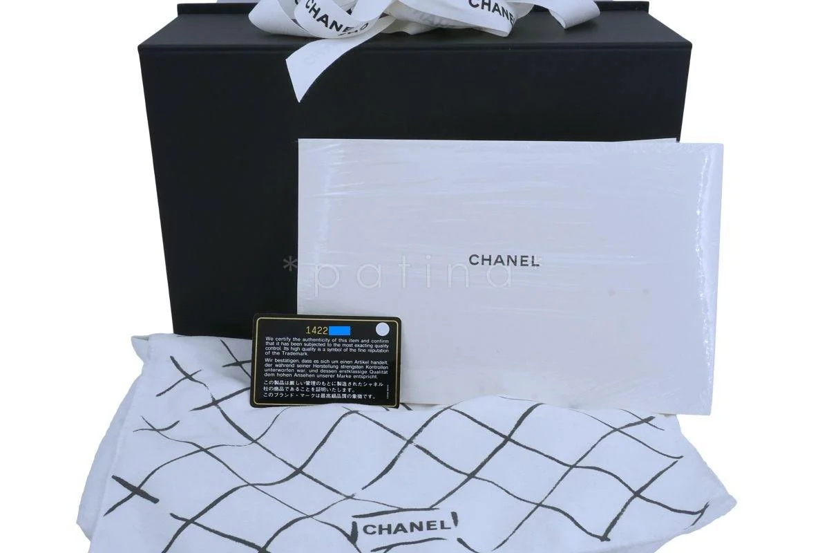 Chanel Black Caviar Medium Classic Double Flap Bag GHW - Image 13
