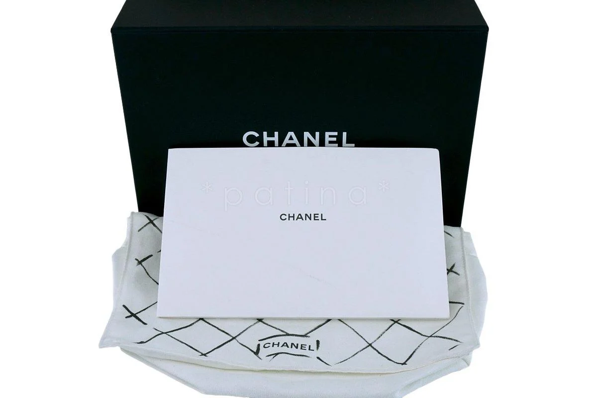 Chanel Black Caviar Medium Classic Double Flap Bag GHW - Image 13