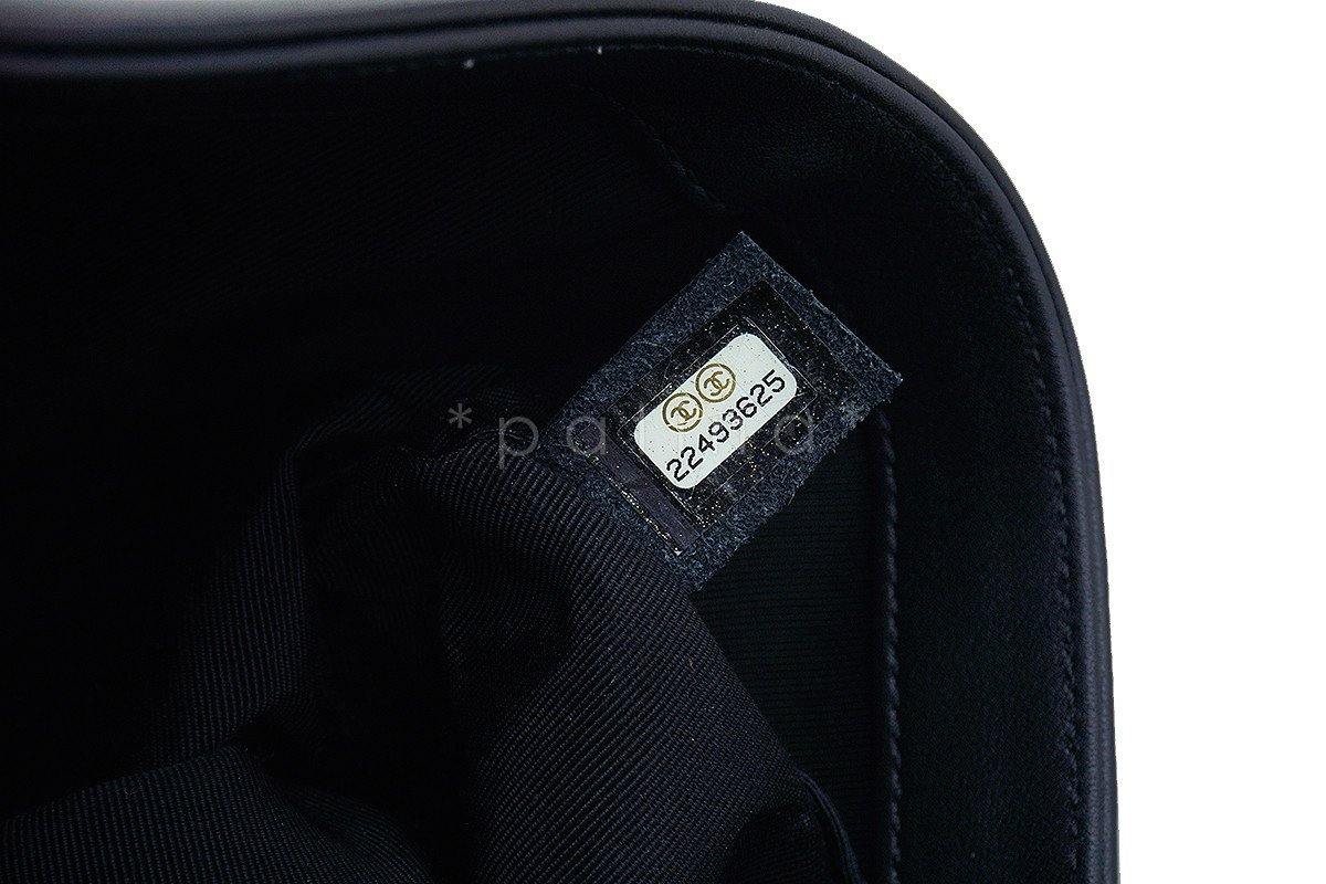 Chanel Black Chevron Medium Le Boy Classic Flap Bag - Image 13
