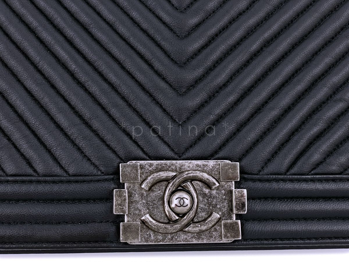 Chanel Black Herringbone Chevron New Medium Boy Bag RHW - Image 9