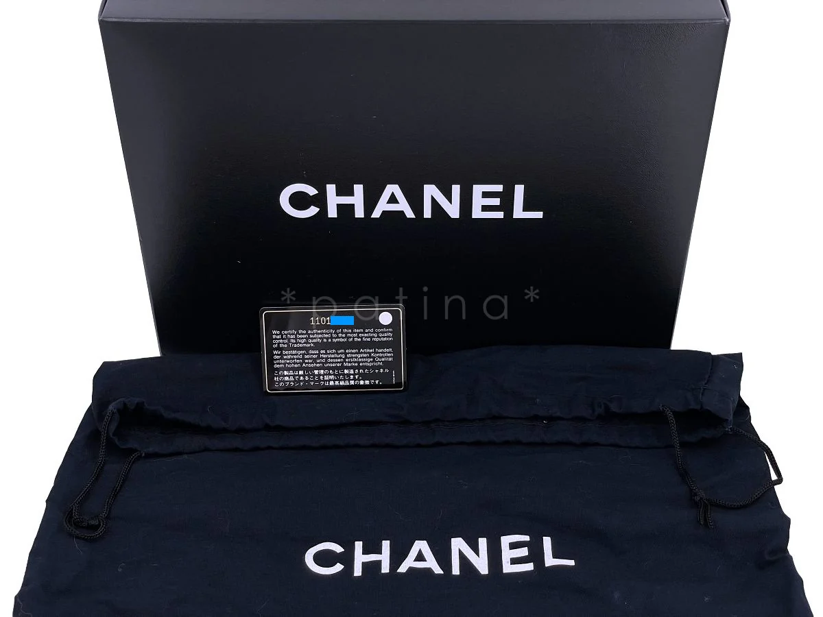 Chanel Black Lambskin Medium Classic Double Flap Bag SHW - Image 13