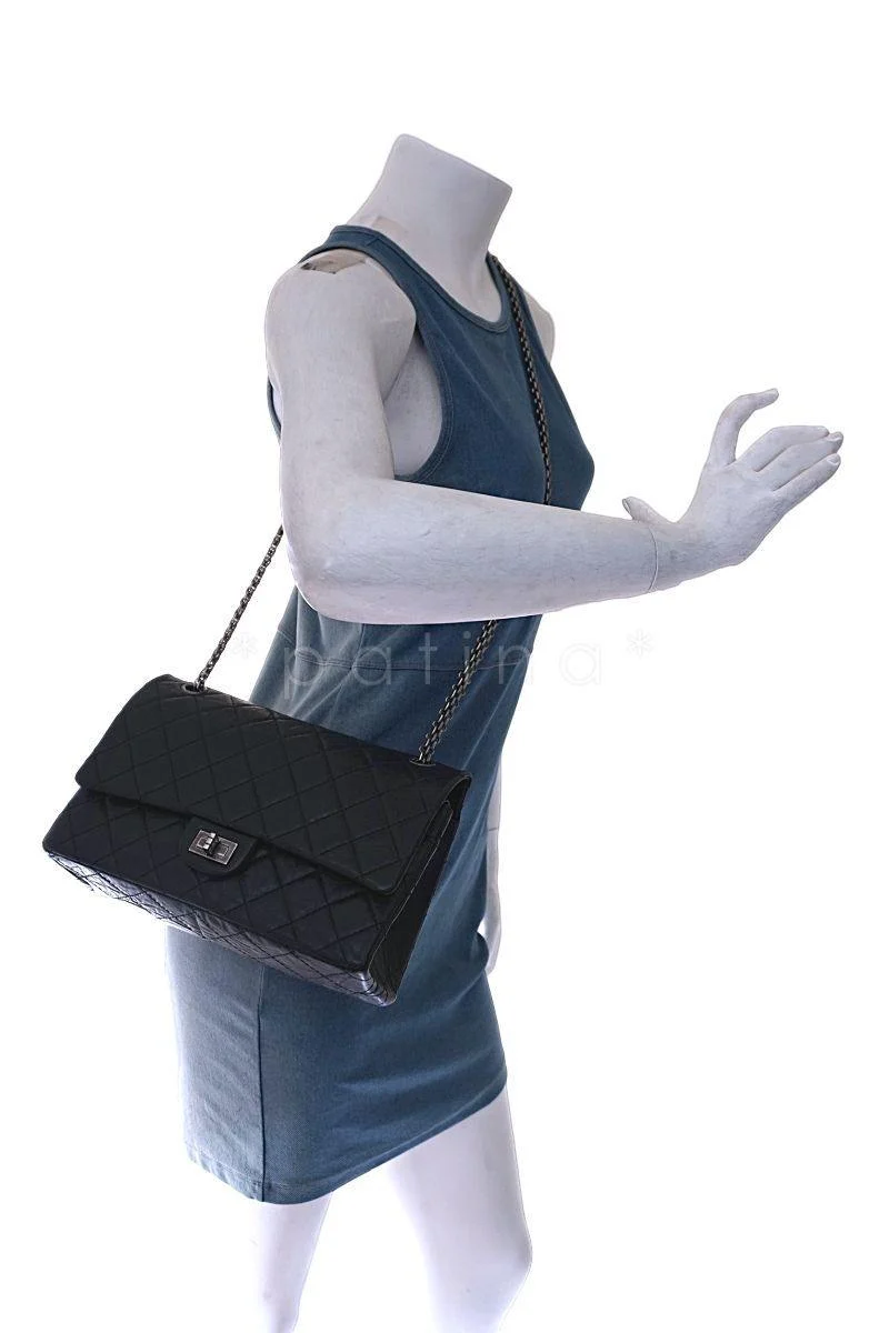 Chanel Black Reissue 2.55 Flap Bag Medium 226 Aged Calfskin RHW - Image 17