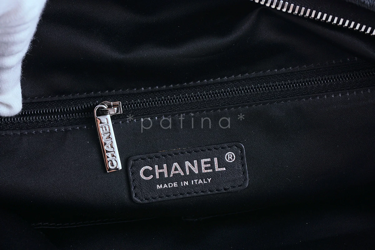 Chanel Black Ruched Luxury Hobo Tote Bag CC Charm - Image 9