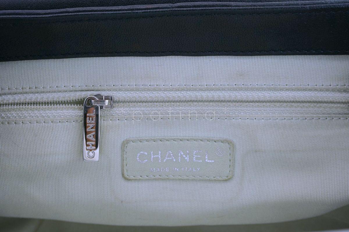 Chanel Black Textured Calf Medium Chain Around Crossbody Flap Bag SHW - Image 12