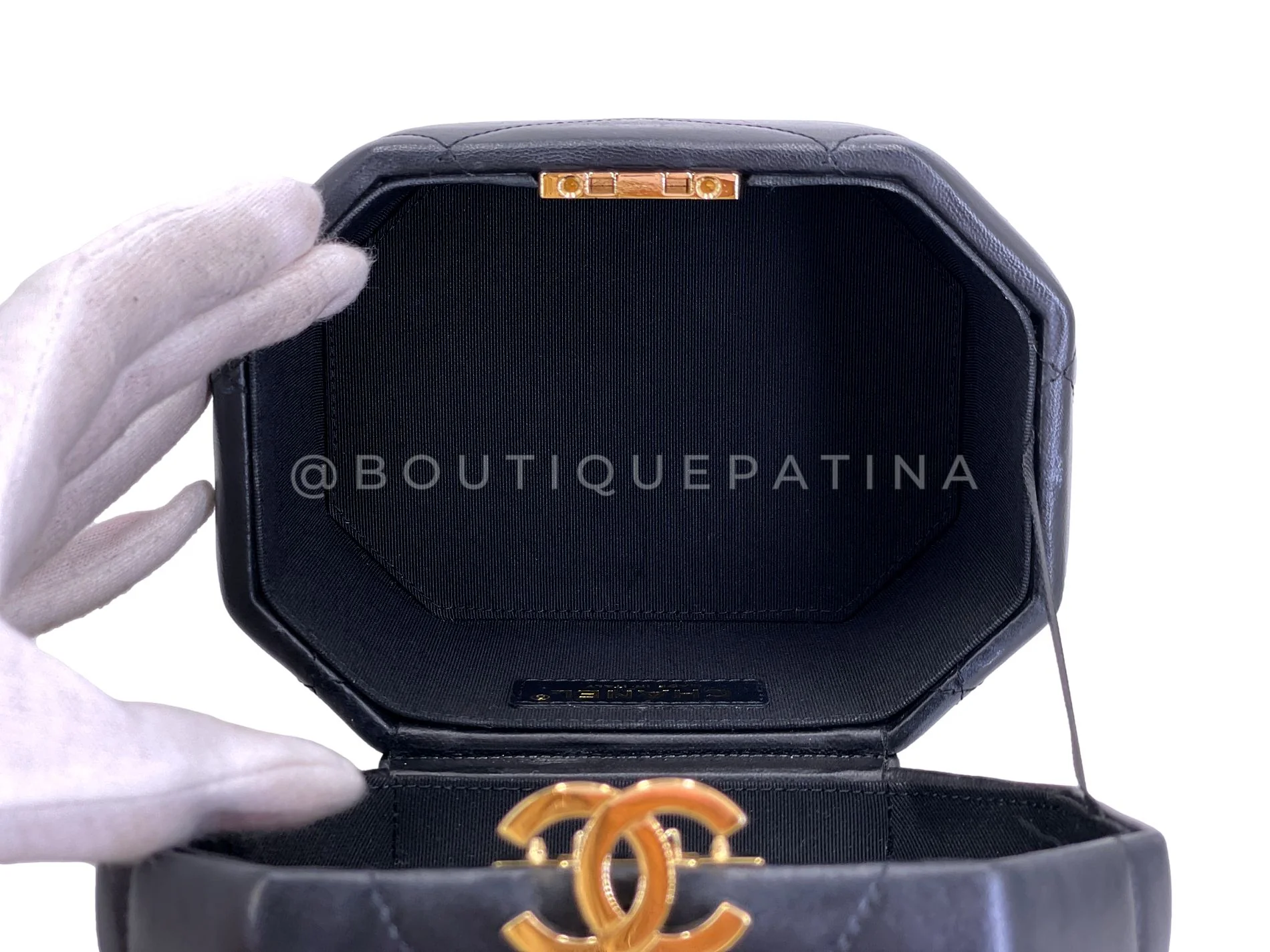 Chanel Black Vendome Hexagon Quilted Soft-Hard Vanity Case Bag GHW KBN - Image 11