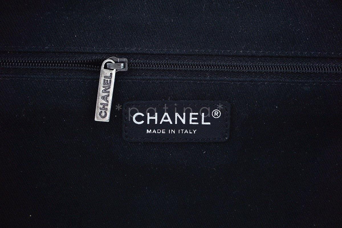 Chanel Blue Caviar Iridescent/Metallic Jumbo-sized Classic Easy Flap Bag - Image 10