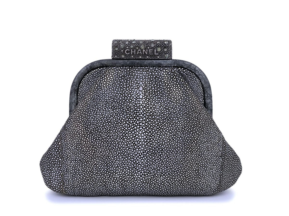Chanel Limited Stingray Crystals Degrade Framed Evening Clutch Bag Silver - Image 2