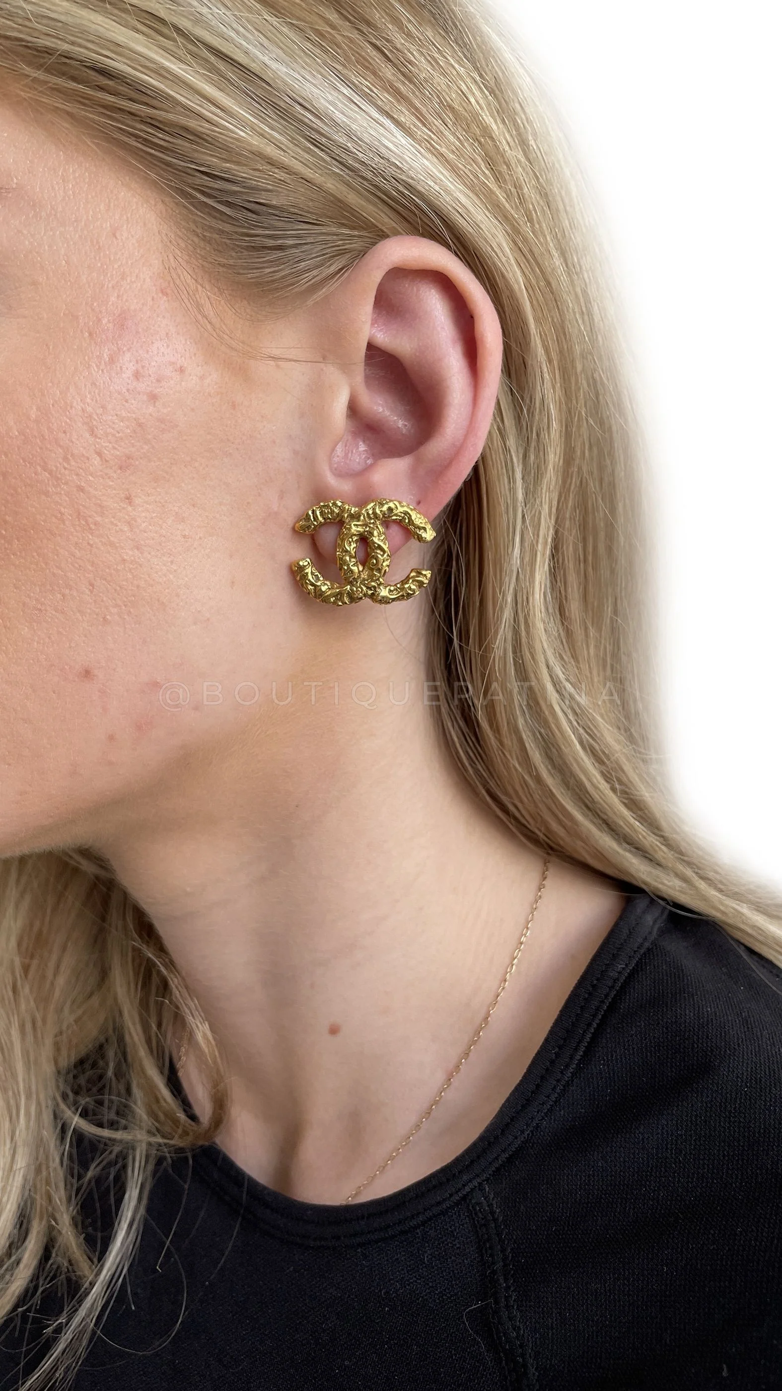 Chanel Vintage 93A CC Logo Stud Earrings - Image 4
