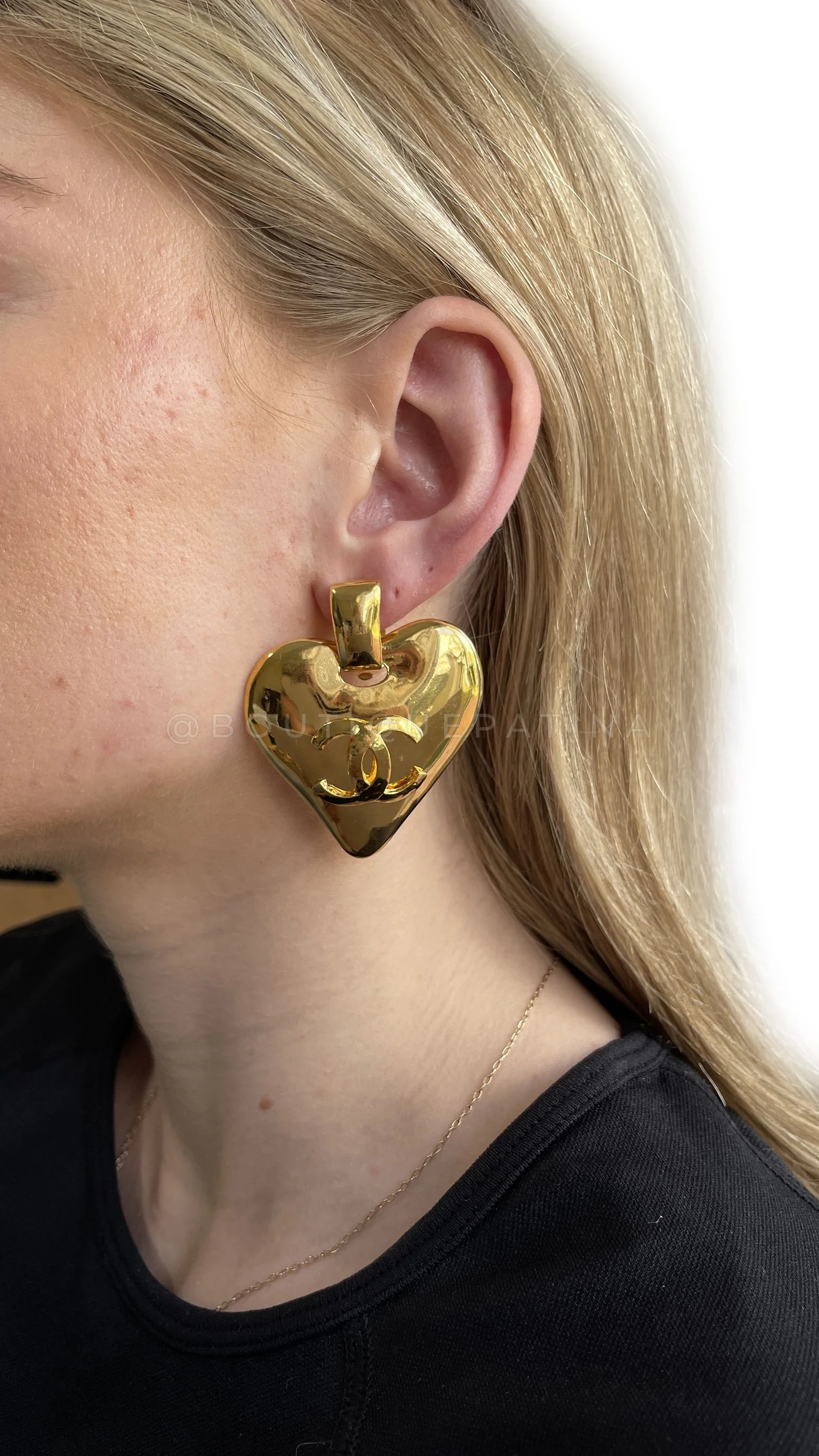 Chanel Vintage 93P Giant Dangle Heart Earrings - Image 4