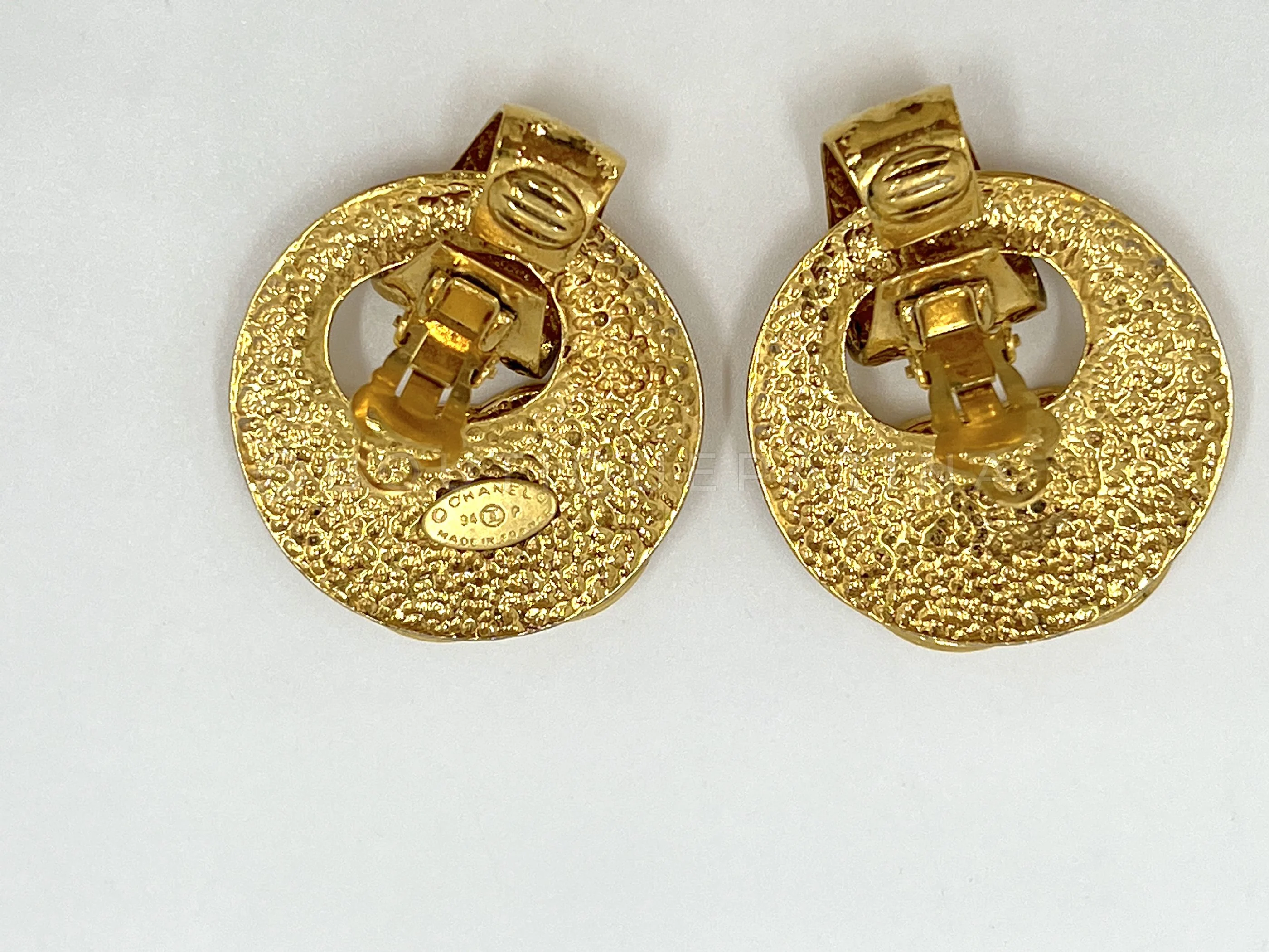 Chanel Vintage 94P Large CC Logo Quilted Door Knocker Dangle Earrings - Image 2