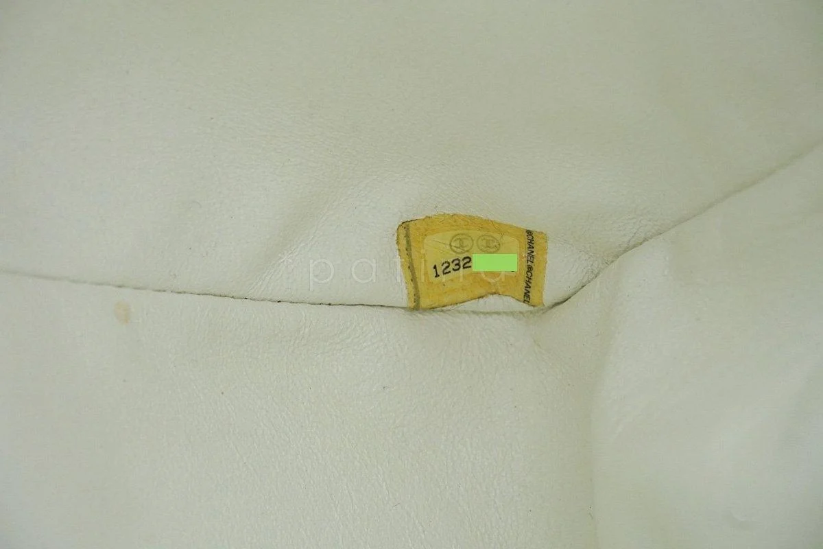 Chanel White Caviar Jumbo 2.55 Classic Flap Bag SHW - Image 12