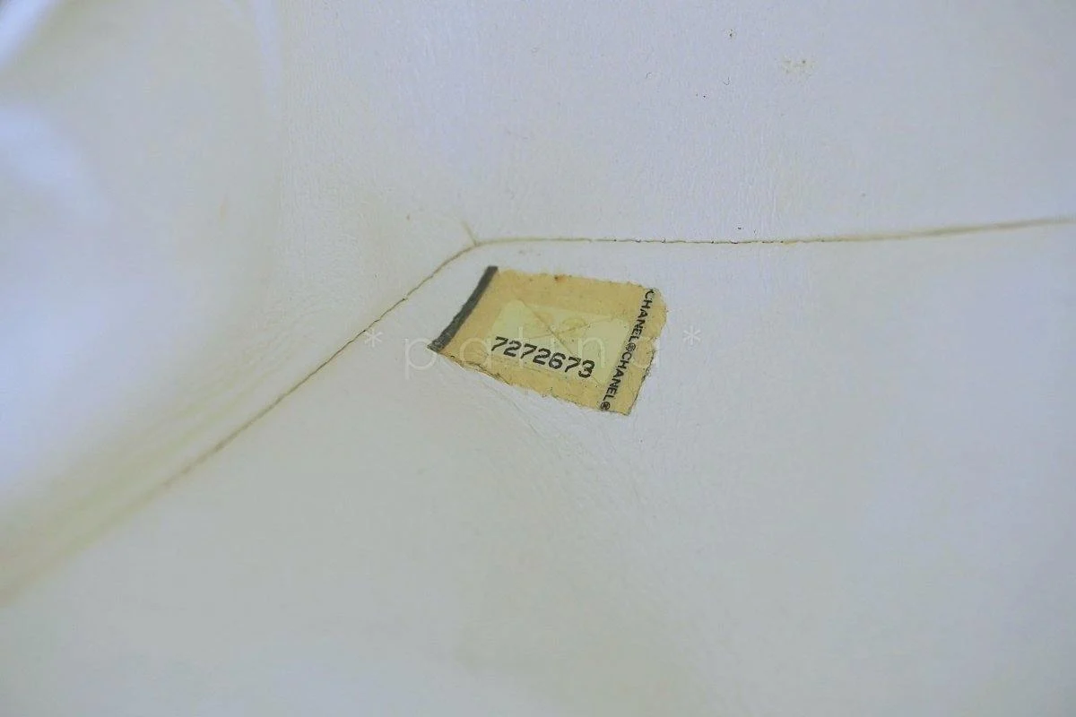 Chanel White Caviar Medium Classic 2.55 Double Flap Bag 18k GHW - Image 12