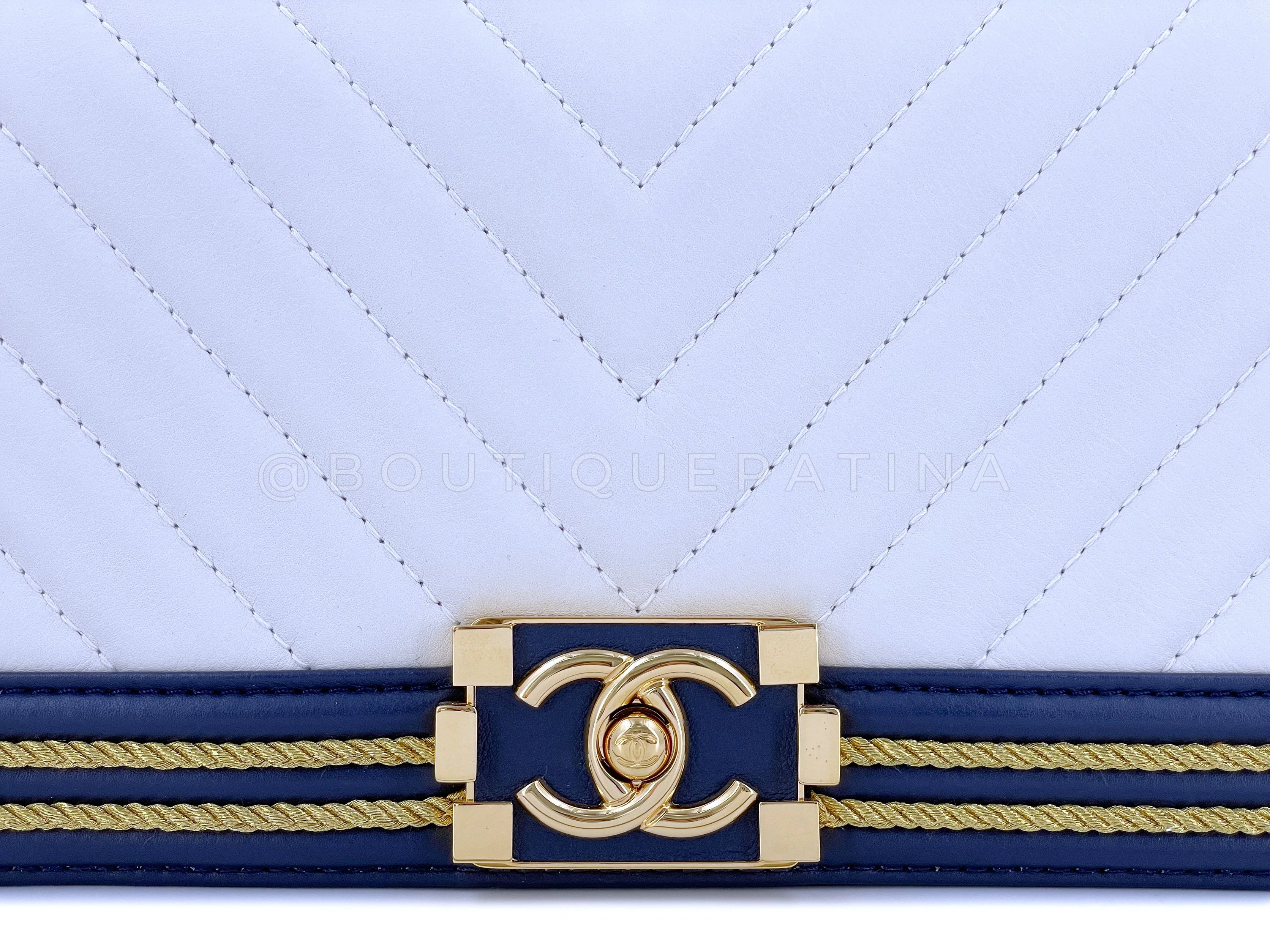 Chanel 19C By the Sea White Chevron Navy Blue Gold Rope Framed Boy Flap Bag GHW XHI - Image 8