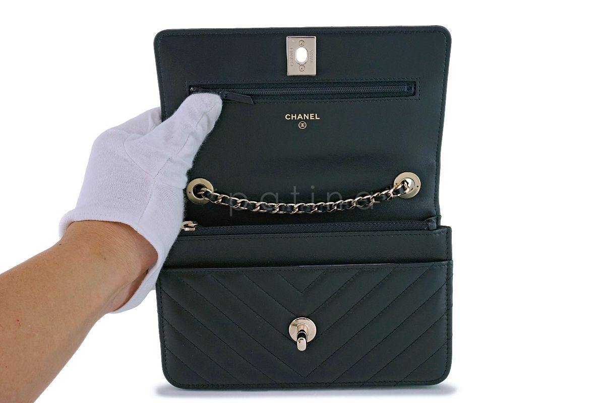 NIB 19C Chanel Black Chevron Classic Trendy CC Wallet on Chain WOC GHW - Image 10