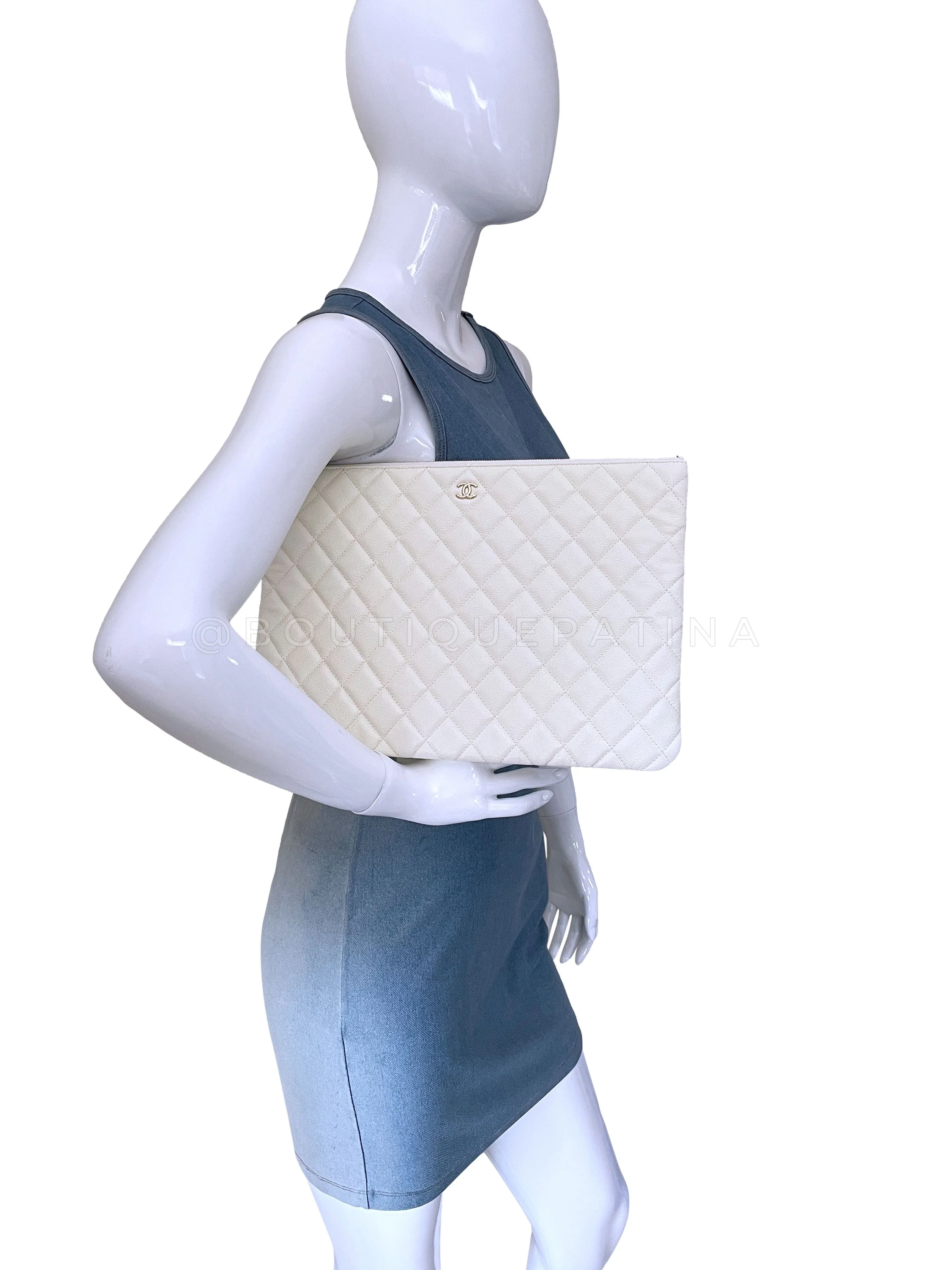 NIB 19C Chanel Creamy White Caviar Large Quilted O Case Clutch Bag GHW - Image 9