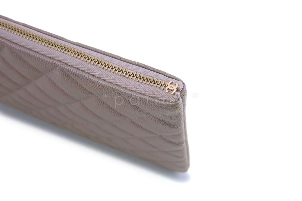 NIB 19S Chanel Iridescent Beige Pearly CC Caviar Medium O Case Clutch Bag - Image 4