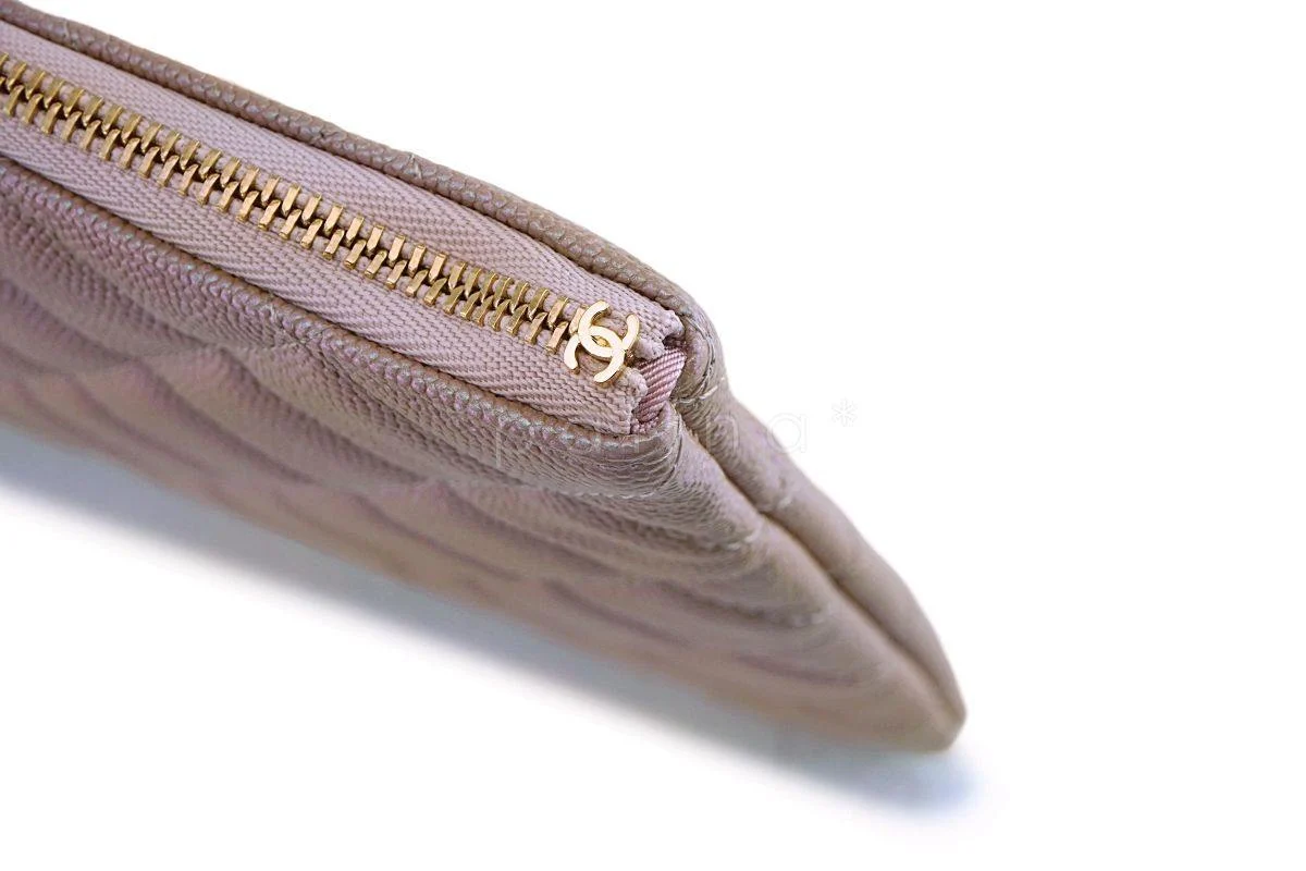NIB 19S Chanel Iridescent Beige Pearly CC Medium O Case Clutch Bag - Image 3