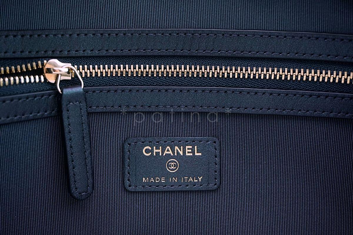 NIB 19S Chanel Iridescent Black Pearly CC Caviar Large O Case Clutch Bag - Image 6