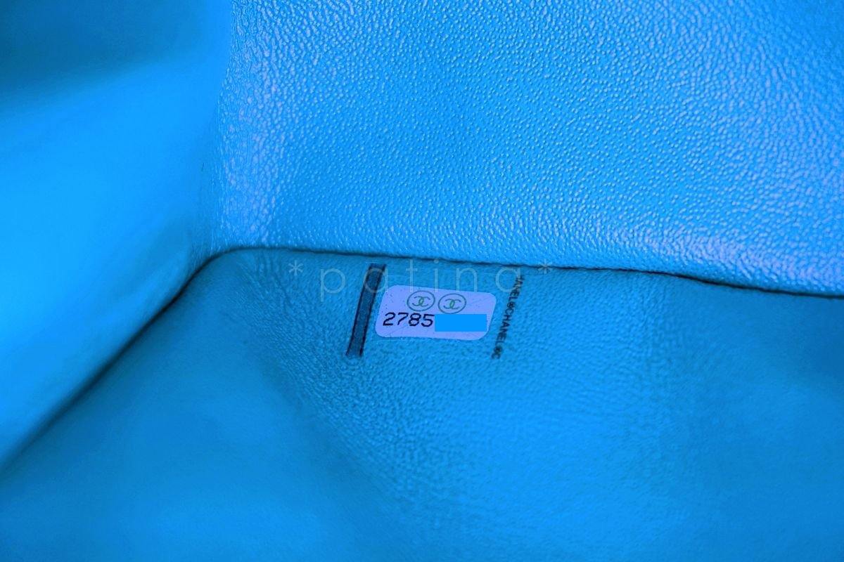 NIB 19S Chanel Iridescent Turquoise Green Caviar Medium Classic Double Flap Bag GHW - Image 9