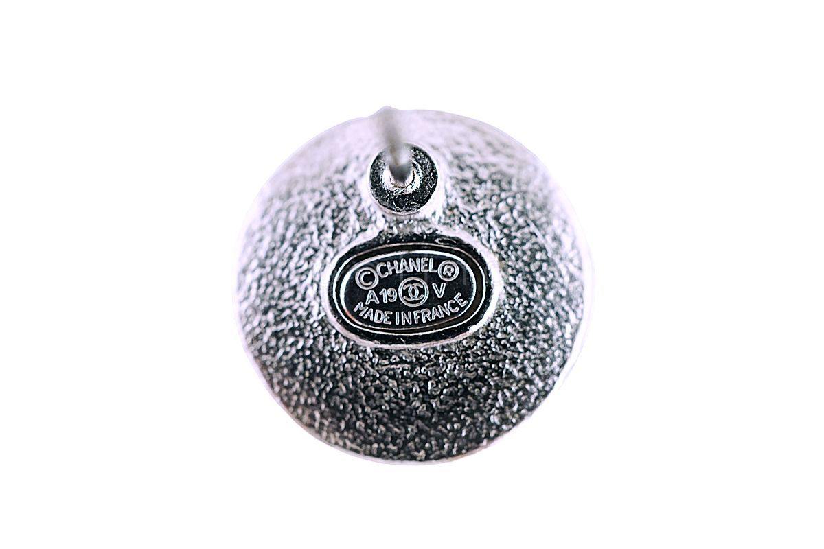 NIB Chanel Classic Round Pearl Crystal Stud Earrings A97958 SHW - Image 4