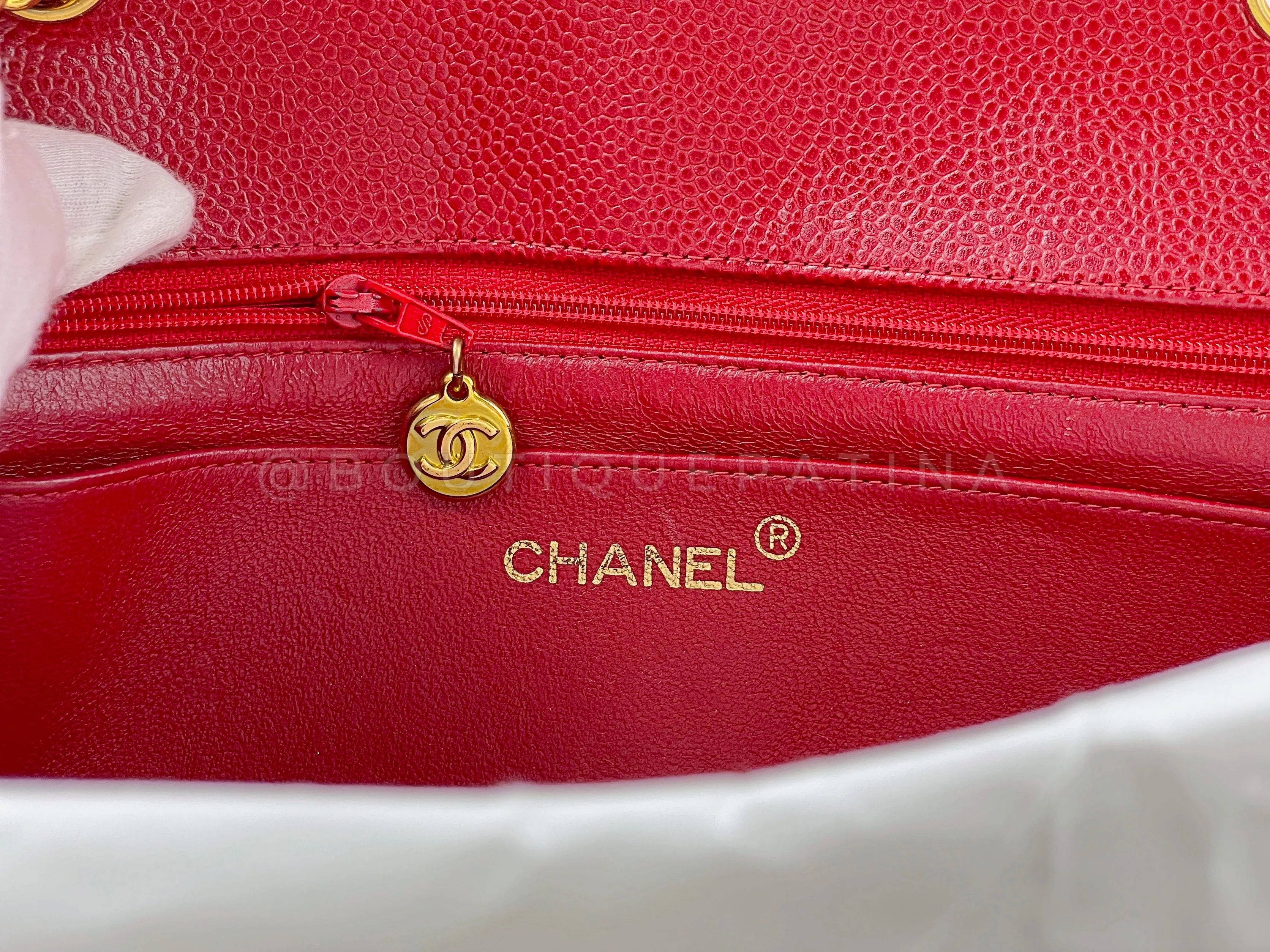 Pristine Chanel 1994 Vintage Red Caviar Medium Diana Flap Bag 24k GHW - Image 11