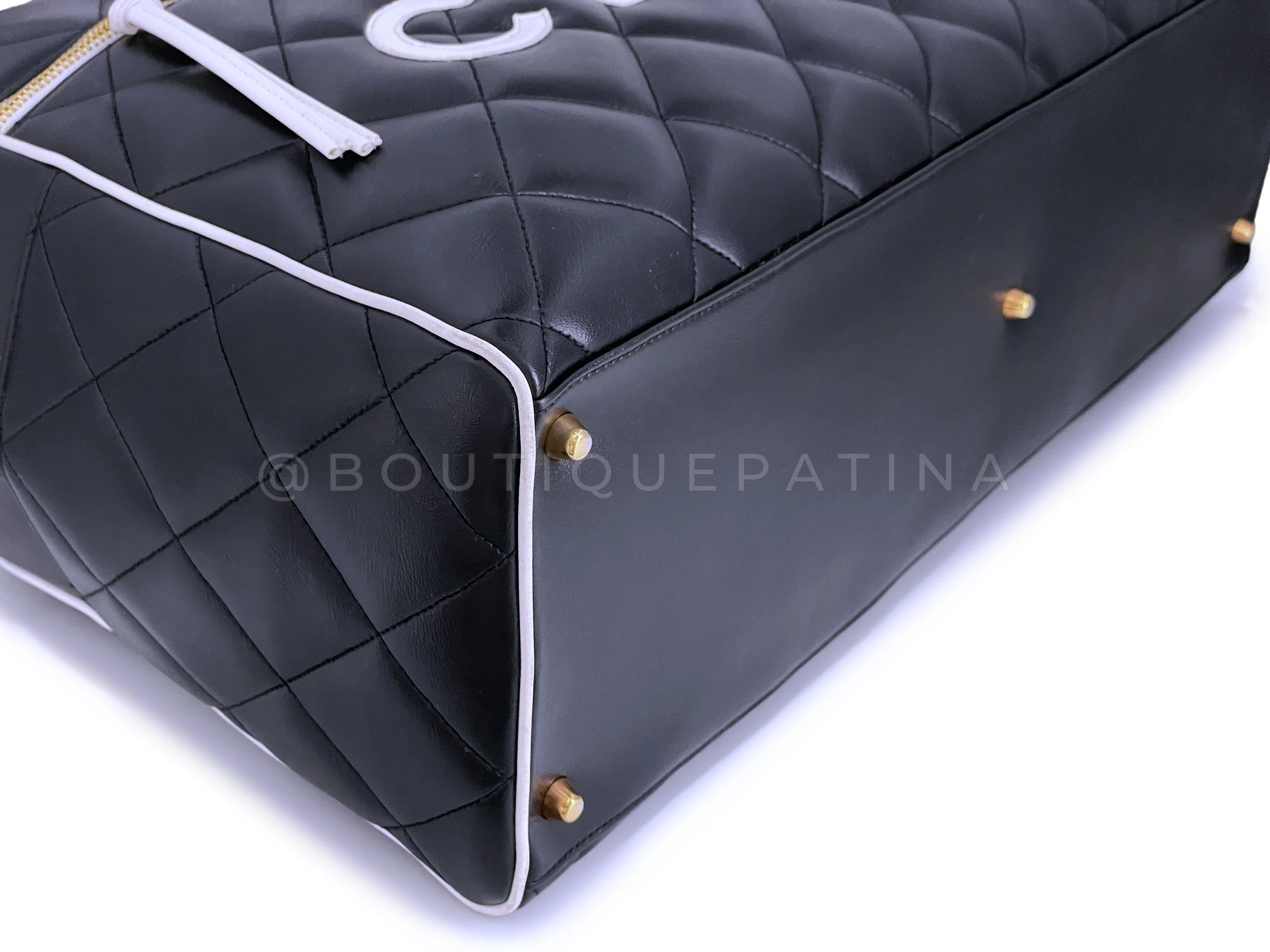 Pristine Chanel 1995 Vintage Black Letter Large Bowler Duffle Bag - Image 6