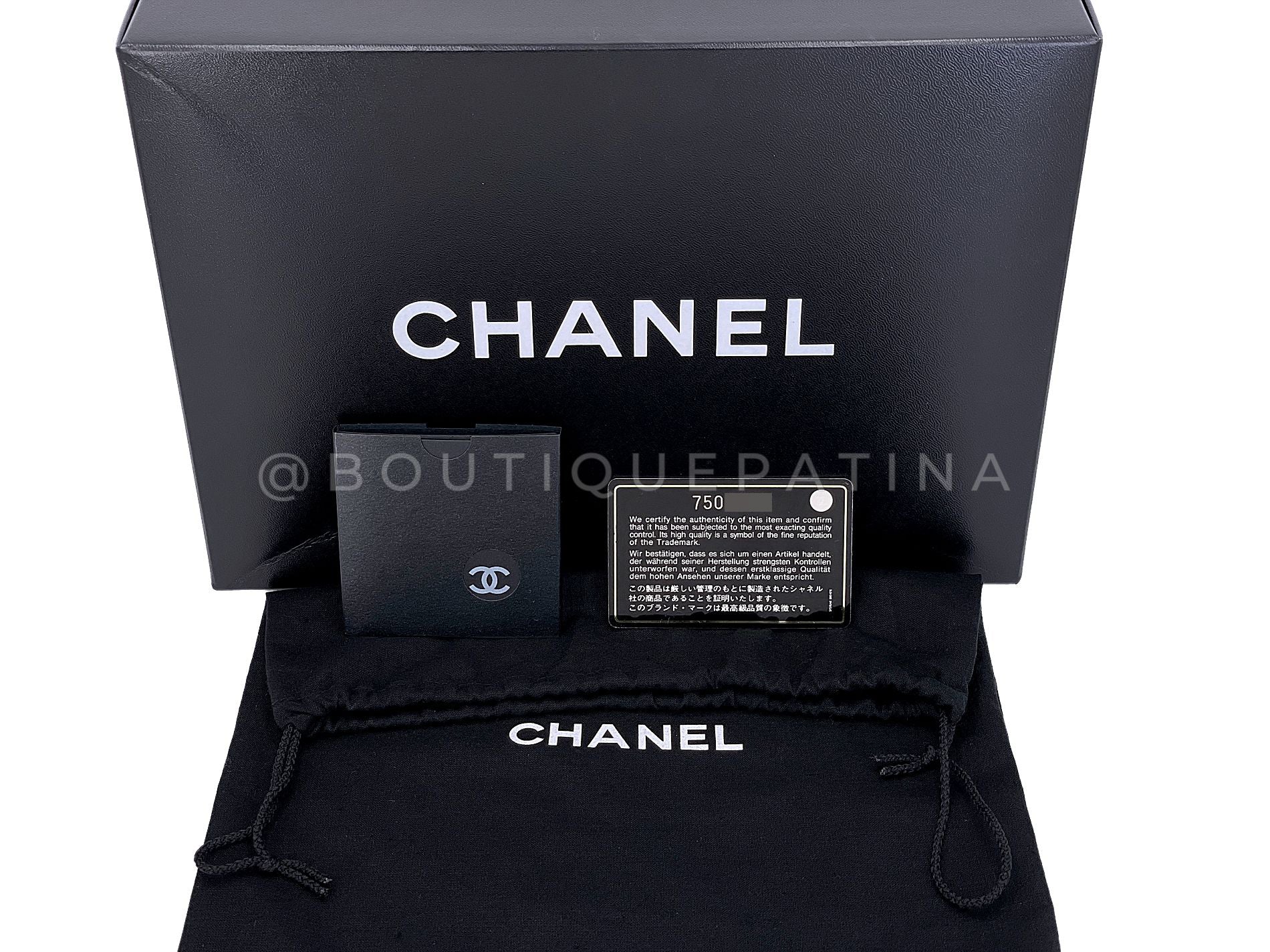 Pristine Chanel 2002 Vintage Pale Blue Caviar Medium Classic Double Flap Bag 24k GHW X35 - Image 13