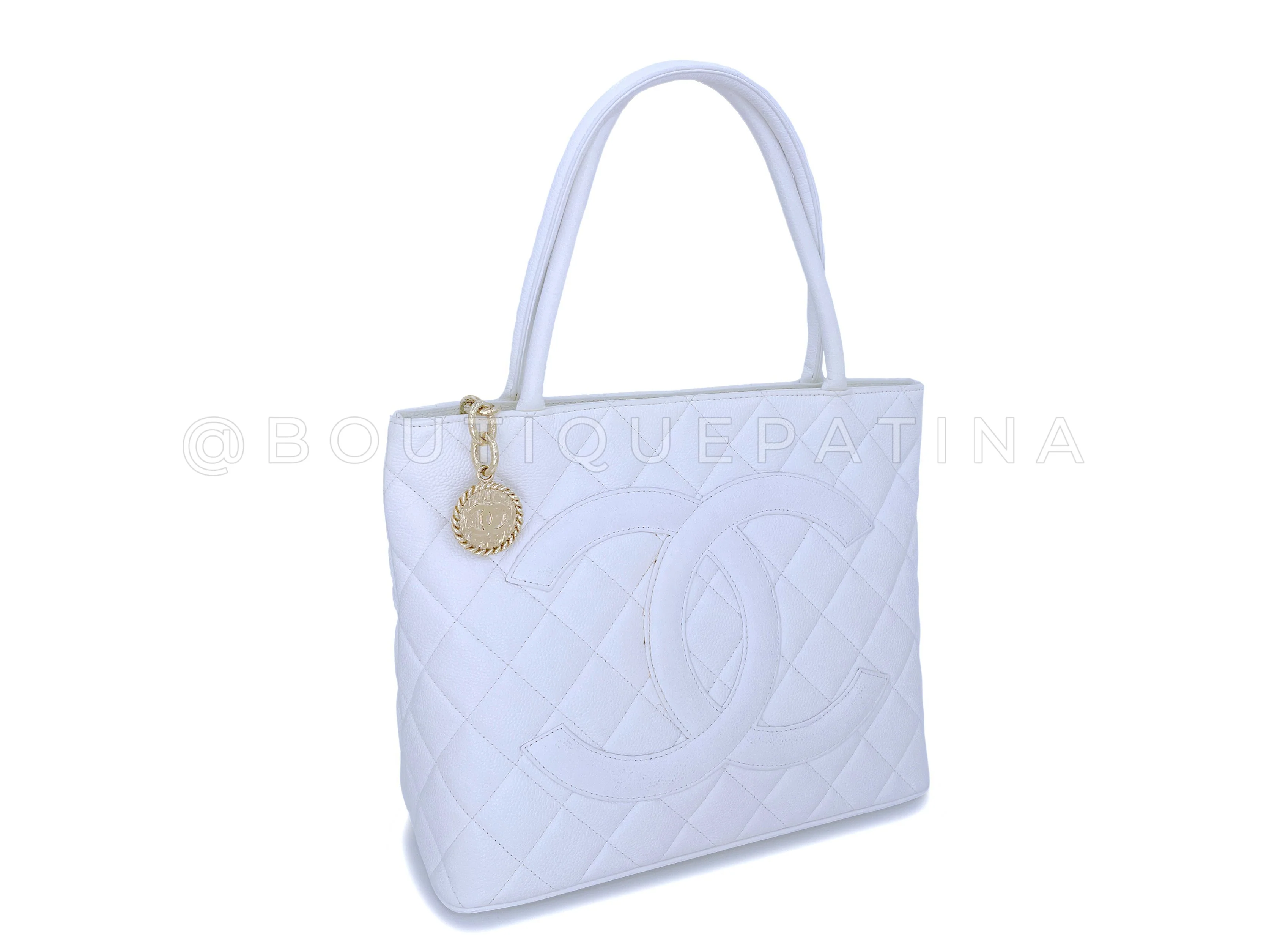 Pristine Chanel 2002 Vintage White Caviar Medallion Shopper Tote Bag 24k GHW - Image 2