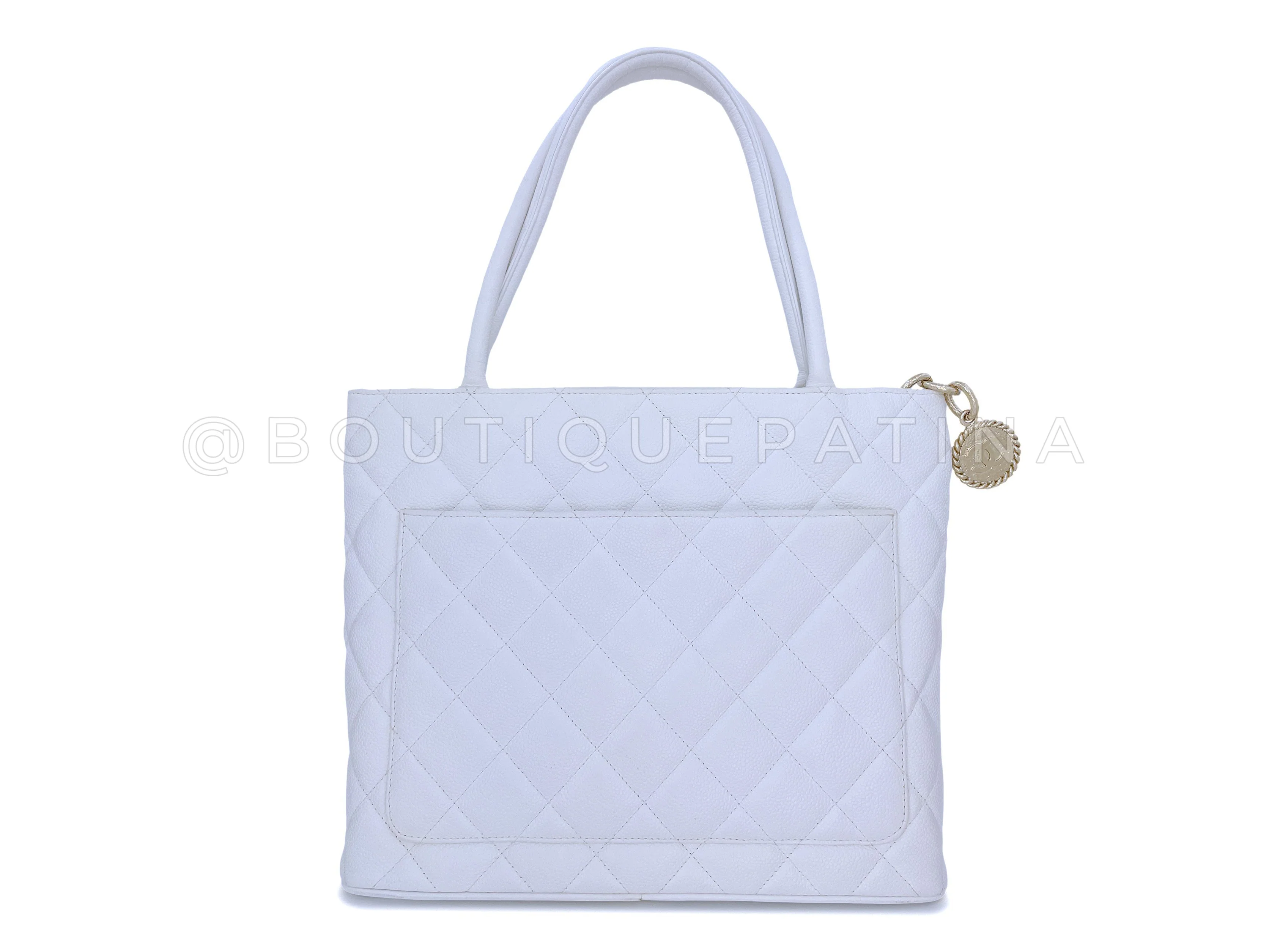 Pristine Chanel 2002 Vintage White Caviar Medallion Shopper Tote Bag 24k GHW - Image 4