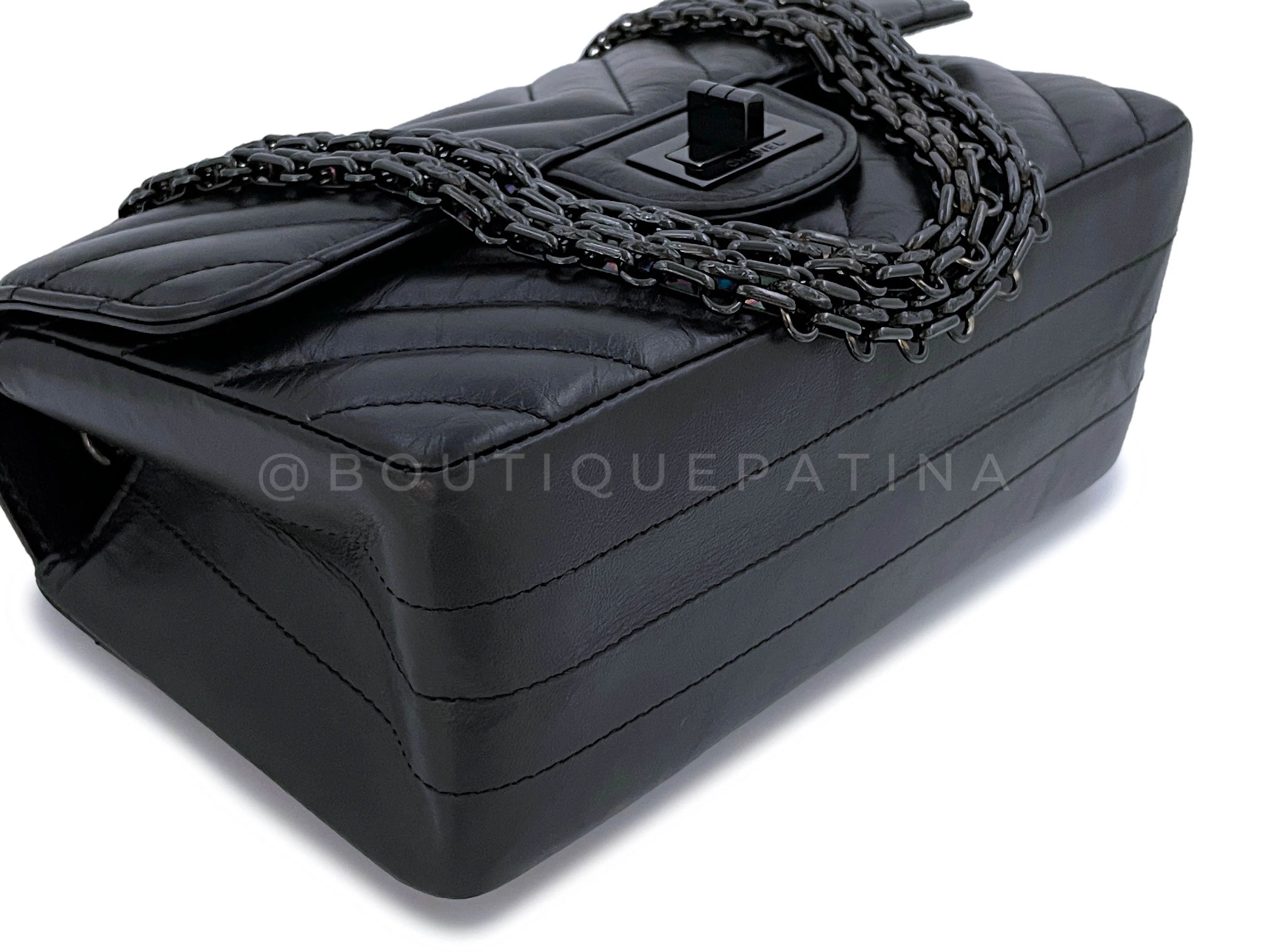 Pristine Chanel So Black Chevron Reissue Rectangular Mini 224 Flap Bag - Image 7