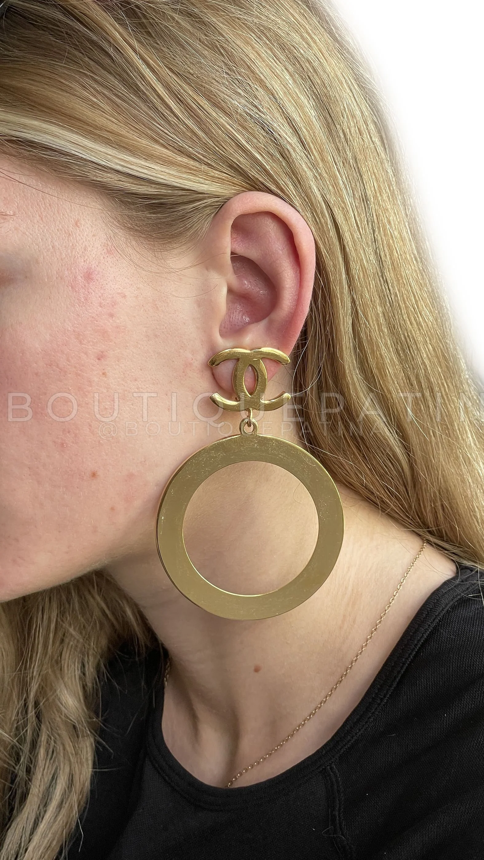 Rare 1980s Chanel Vintage Circle Hoop Dangle Earrings - Image 4